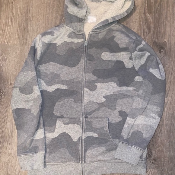 Camo fleeced lined zip up with hood size 12 (XL) Spotted Zebra brand Sherpa - Picture 2 of 5